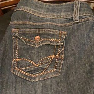 Ladies cropped denim pants